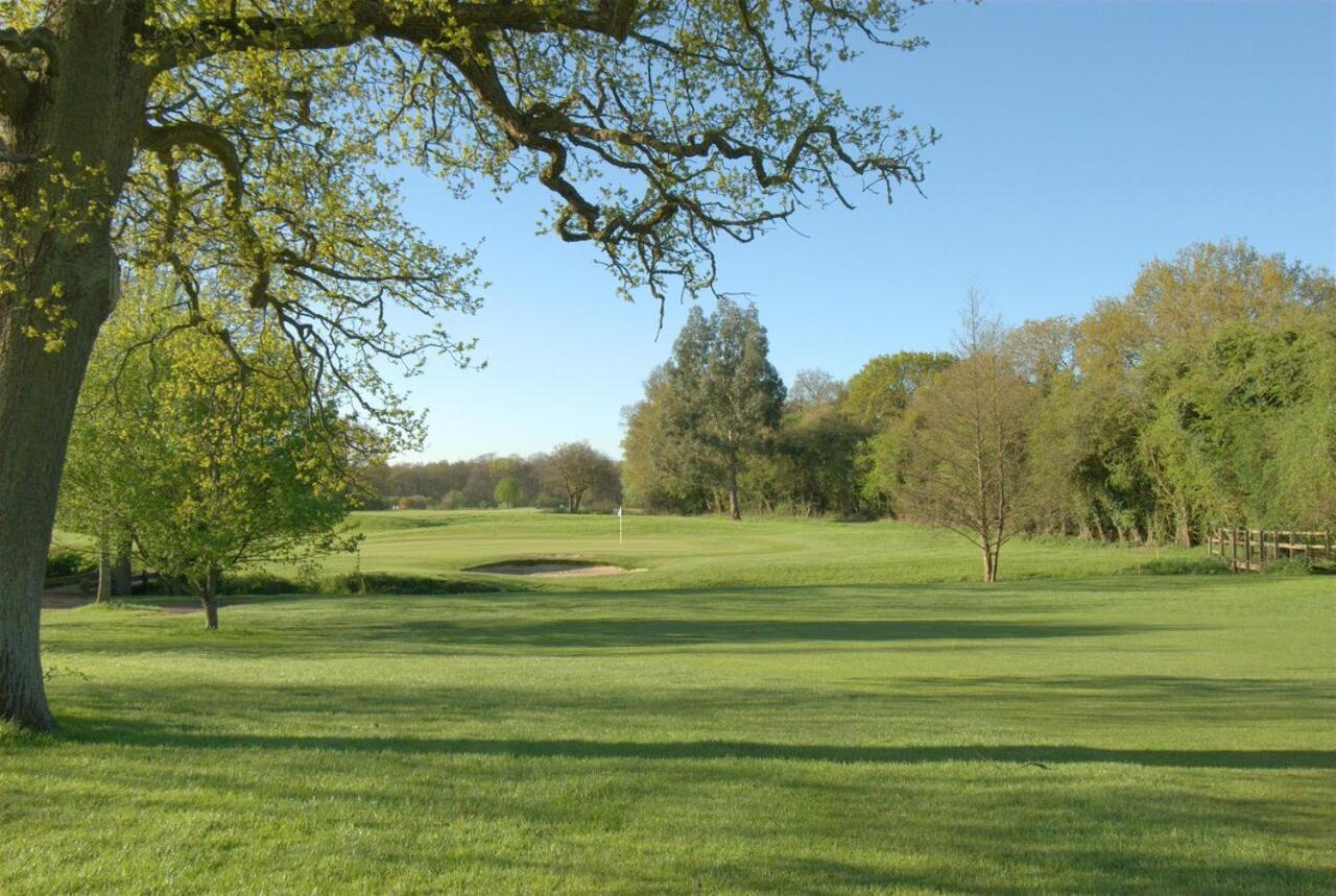 Blacknest Golf And Country Club 奥尔顿 外观 照片