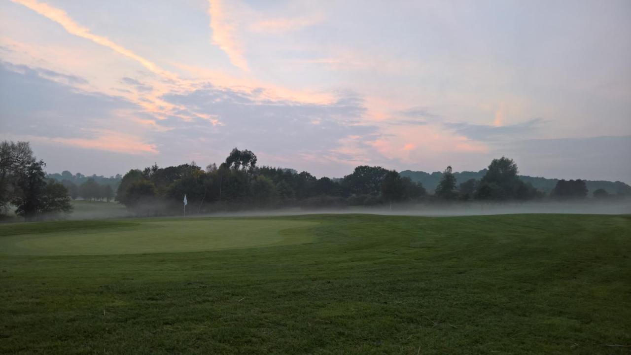 Blacknest Golf And Country Club 奥尔顿 外观 照片