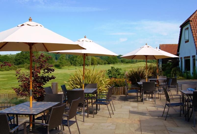 Blacknest Golf And Country Club 奥尔顿 外观 照片